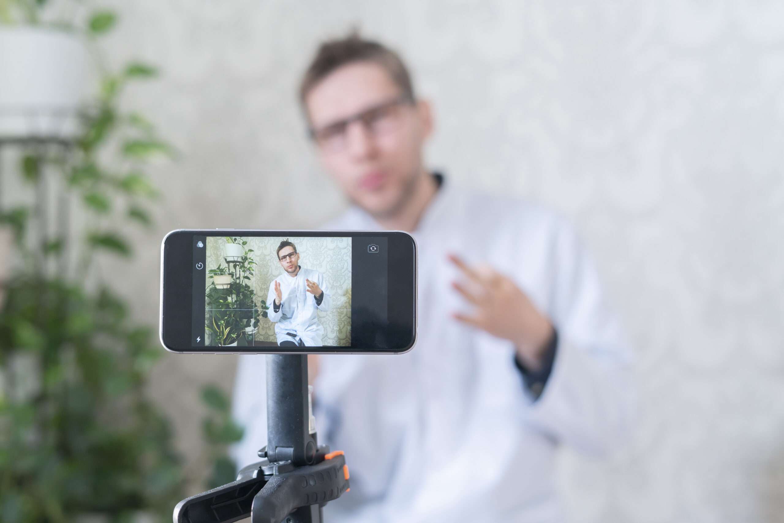 Short-Form Video (Reels & TikTok) Πώς να Δημιουργήσετε Περιεχόμενο που Προσελκύει Πελάτες